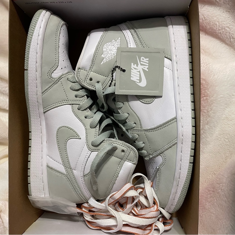 Nike Jordan 1 seafoam